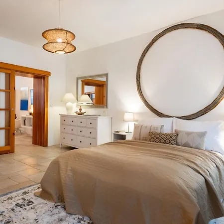 Appartement Charming Riverside Moments From Charles Bridge By Easybnb Premium *