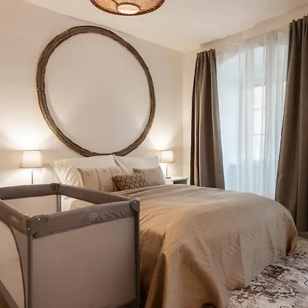 Apartament Charming Riverside Moments From Charles Bridge By Easybnb Premium Praga