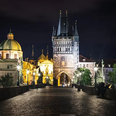 Appartement Charming Riverside Moments From Charles Bridge By Easybnb Premium