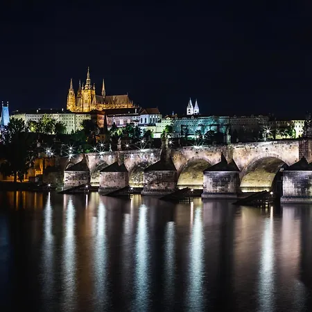 Charming Riverside By Charles Bridge * Praga
