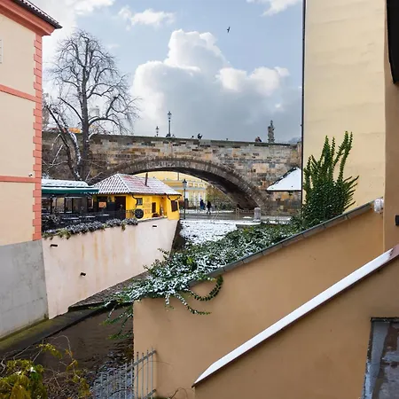 Charming Riverside Moments From Charles Bridge By Easybnb Premium Apartman *