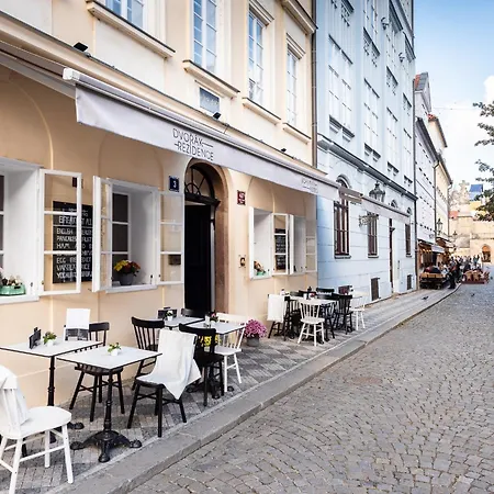 Charming Riverside By Charles Bridge Appartamento Praga
