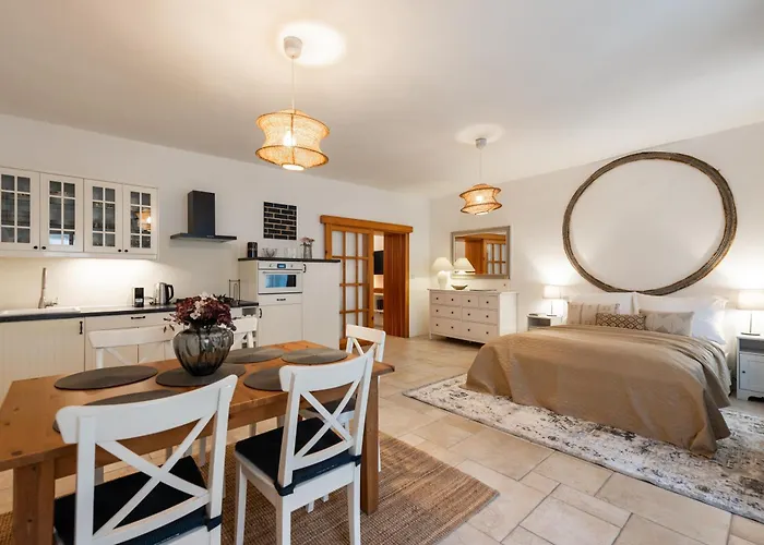 Charming Riverside By Charles Bridge Apartamento Praga