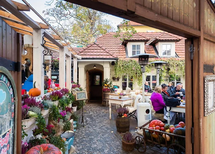 Appartamento Charming Riverside By Charles Bridge Praga
