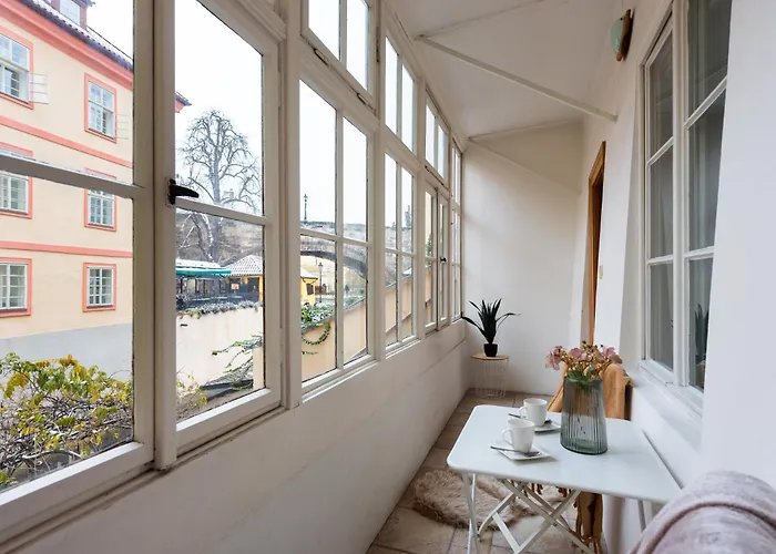 Charming Riverside Apt Moments From Charles Bridge By Easybnb Premium Lejlighed *